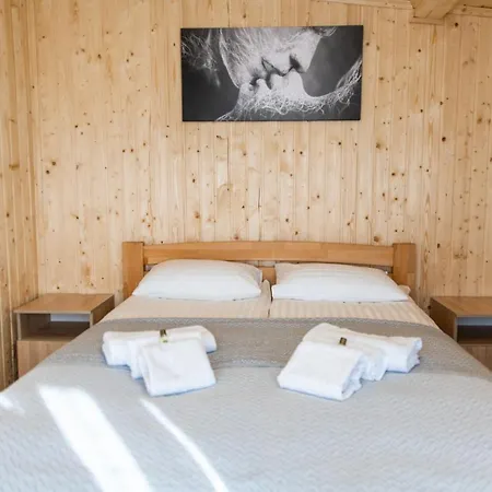 кичера та кичера еко Apartment Mizhhirya (Transcarpathia)